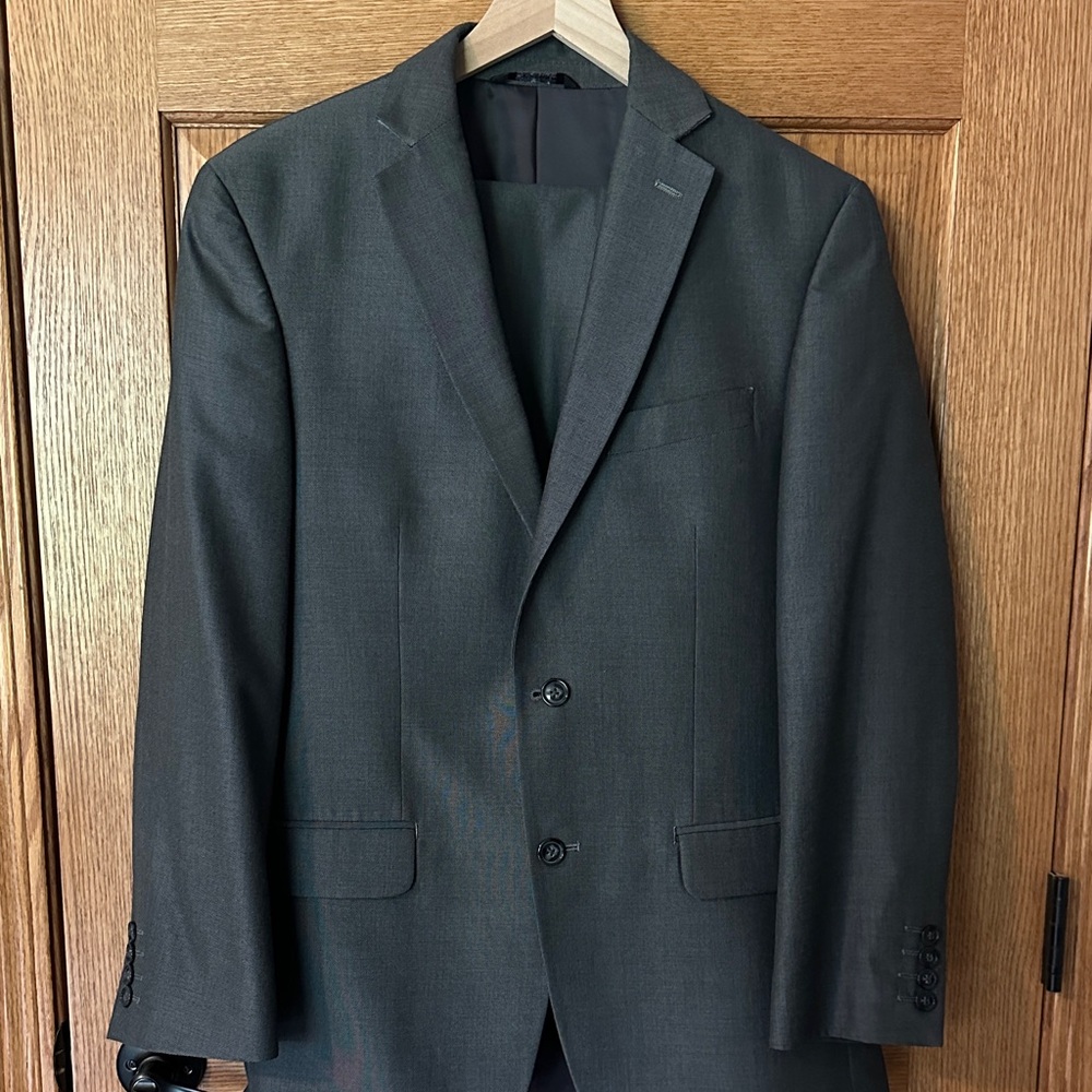 Apt. 9 Charcoal Men's Suit 38S - pants 33/30